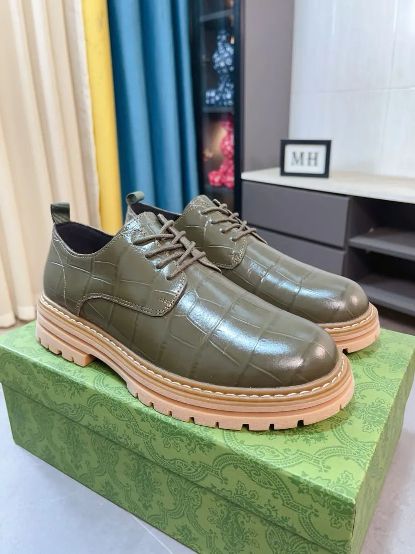 Men's shoes 💰500🌸🌸 (GUCCI) [can be made without label] G's new business boots are full-layer calfskin embossed with classic diamond pattern craftsmanship. They are high-end and classy, ​​versatile and have a full three-dimensional feel. They use raw rubber non-slip outsole. If you look closely, you will be addicted to the leather. You can't extricate yourself ~ the best on the market.          Fabric: Cowhide/Embossed Lining: Cowhide.          Please make a note when placing an order, size: 38-44 (37, 45, 46 can be customized and cannot be returned or exchanged)